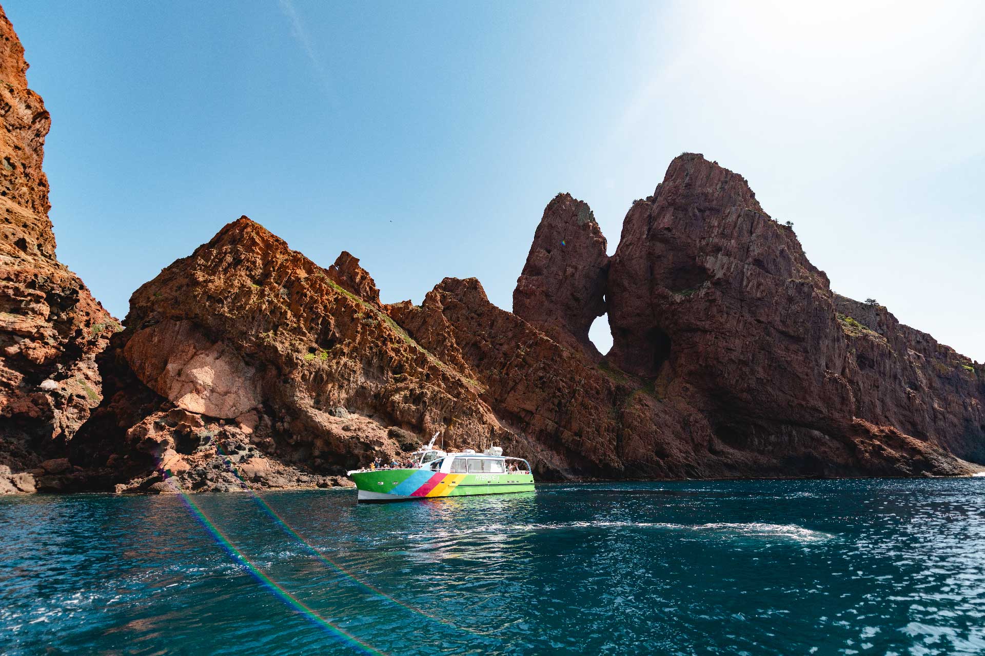 Promenade en bateau : Tour complet du Golfe de Porto, réserve de Scandola, Calanches de Piana et Capo Rosso.