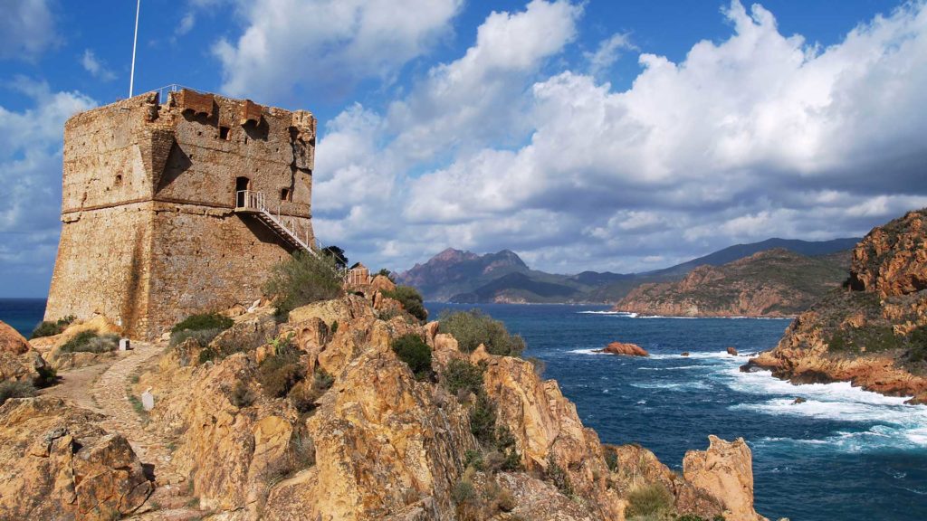 Promenade en bateau : Tour complet du Golfe de Porto, réserve de Scandola, Calanches de Piana et Capo Rosso.