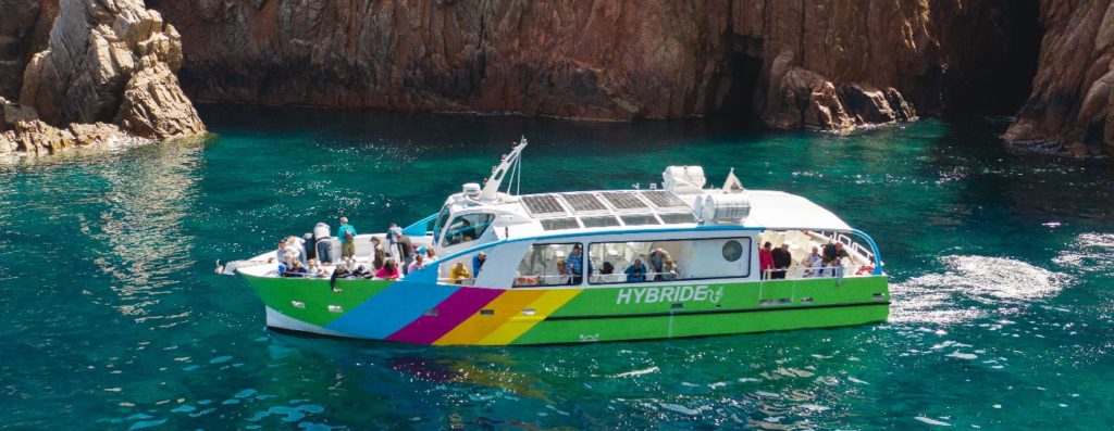 Promenade en bateau : Tour complet du Golfe de Porto, réserve de Scandola, Calanches de Piana et Capo Rosso.