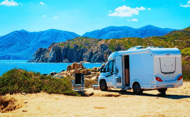 visiter-porto-ota-corse-camping-car-promenade-en-mer